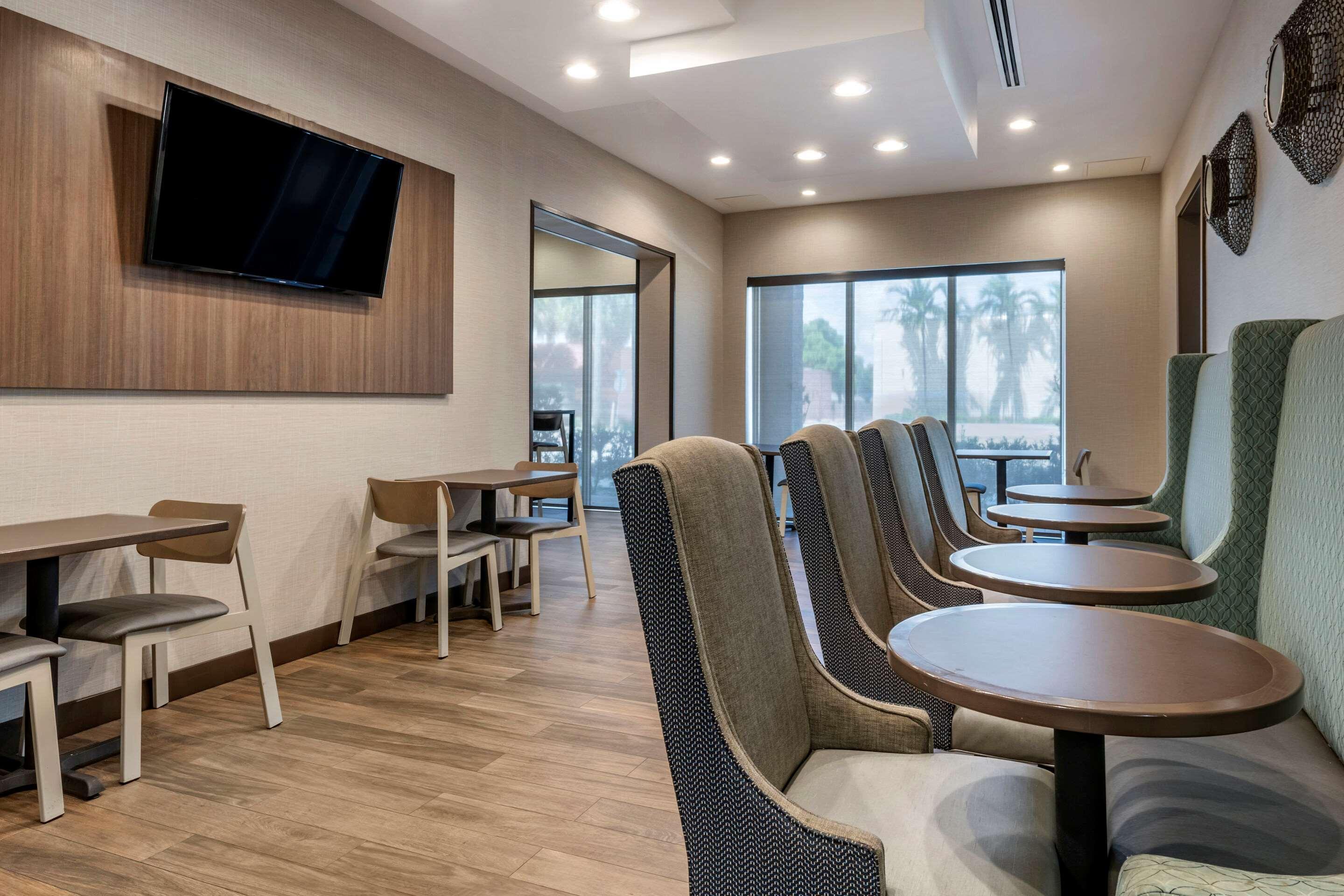 Comfort Suites Fort Lauderdale Airport & Cruise Port Dania Beach Exteriör bild